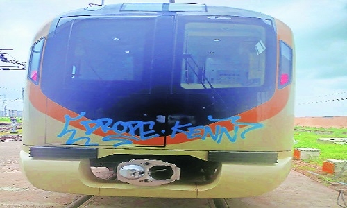 Miscreants deface stationary Majhi Metro