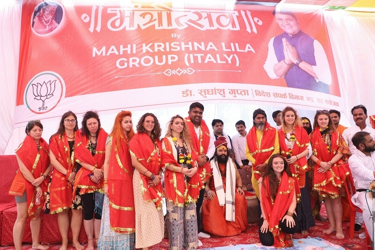 Italian residents Sirsat