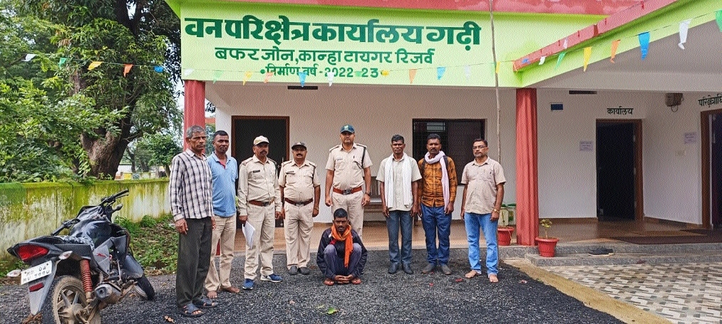 Absconding poacher nabbed 7 months after seizure of Pangolin scales - Vimarsana News