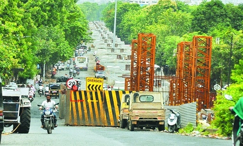 Plethora of work; cesspool of chaos, trouble on Amravati Road - Vimarsana News