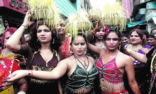 Eunuchs take out Bhujariya procession with enthusiasm - Vimarsana News