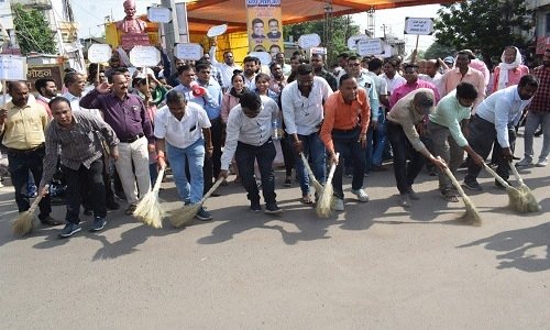 Protesting Patwaris
