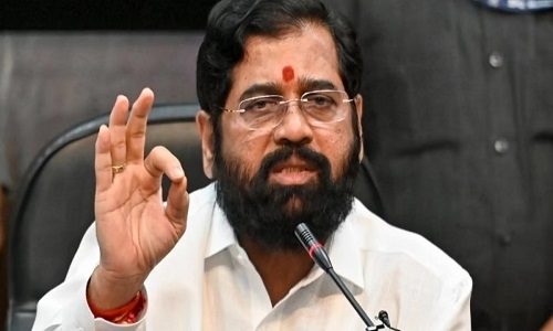 CM hails Marathi language