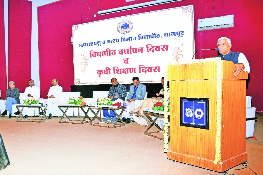 Dr Niteen Patil addressing 