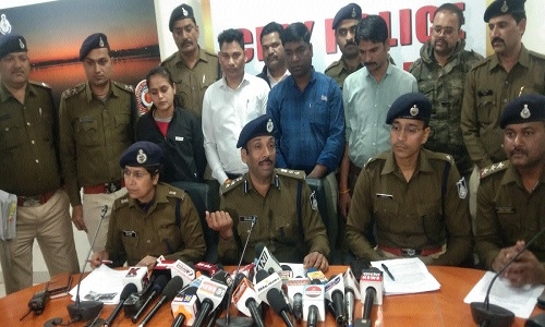 Man slits daughter's throat, throws in bushes assuming her dead, girl survives - Vimarsana News
