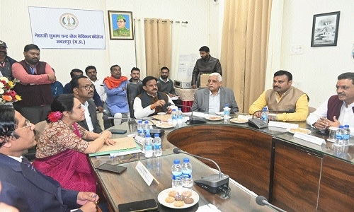 Fill vacant posts in Medical College, enhance facilities: Dy CM Shukla - Vimarsana News