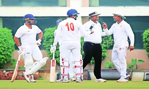 Karnataka afloat Chasing target of 371 set by Vidarbha, visitors 103-1 with full day's play remaining - Vimarsana News