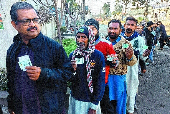 Violence mars Pak polls, 7 killed - Vimarsana News