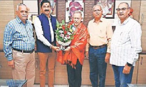 Marathe visits VivekanandNagari Sahakari Sanstha