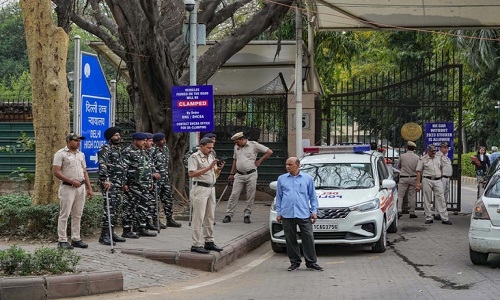 Kejriwal urges HC to order release 