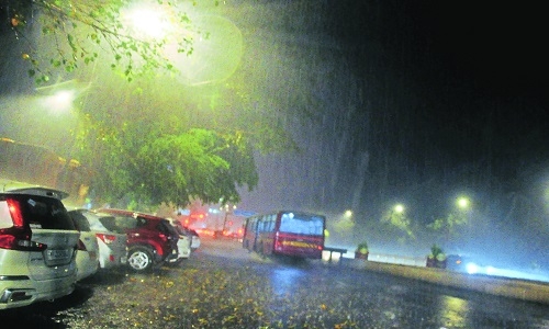 Heavy rains lash city 