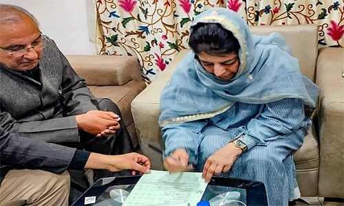 Mehbooba Mufti files nomination