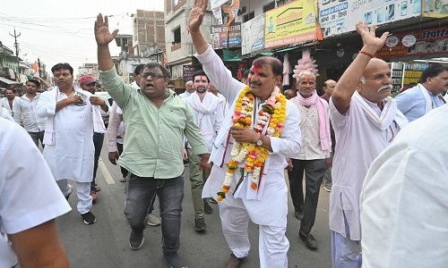 Cong's Dinesh Yadav promises to resolve farmers' issues in Bargi if elected - Vimarsana News