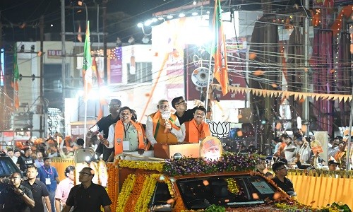 Modi casts his magic on Bhopalites, holds massive roadshow