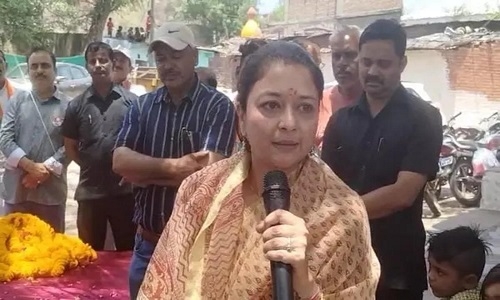 Jyotiraditya Scindia wife campaigns 