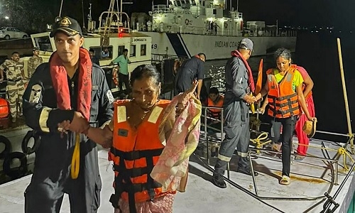 Indian Coast Guard rescues 26 persons from tourist boat stranded off Goa coast - Vimarsana News