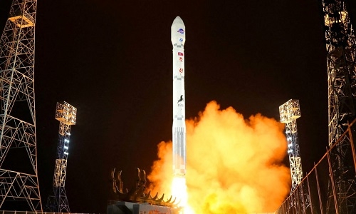 N Korean rocket carrying