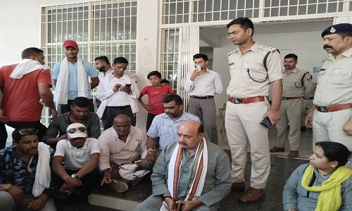MLA Ashok Rohani, workers stage protest at Ranjhi Police Station - Vimarsana News