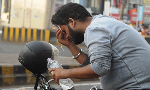 City sizzles at 43 degrees Celcius - Vimarsana News