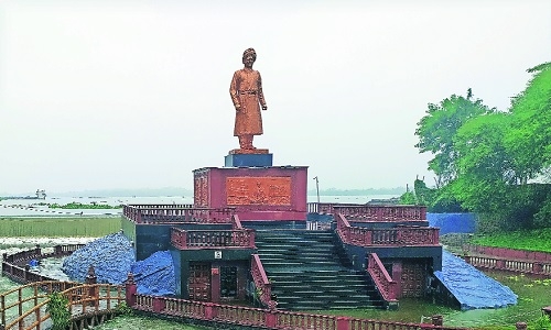  Swami Vivekananda statue