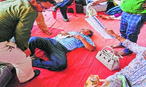 Heatstroke claims 25 poll personnel - Vimarsana News