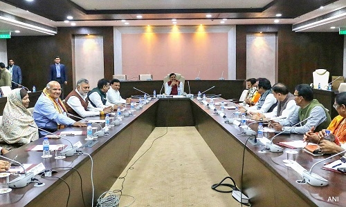 Ministers to now pay income tax