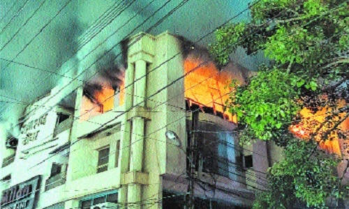 Massive fire: breaks out on top floor of Milan Restaurant, no casualties reported