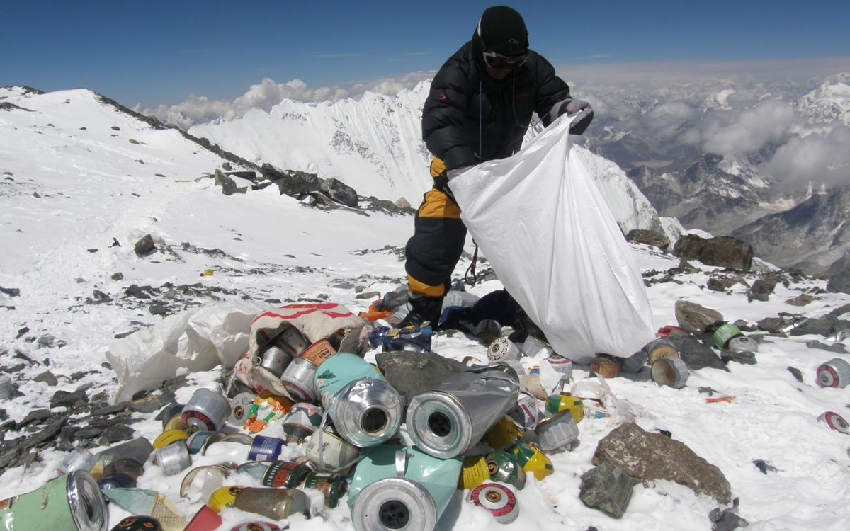 everest garbage