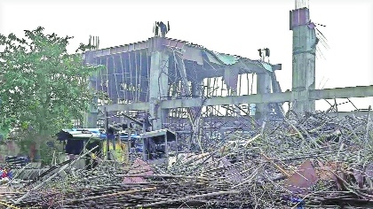 Rubble of an under-construction building 