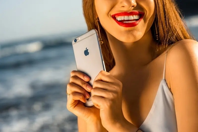 Apple clocks Rs 1 lakh cr iPhone 