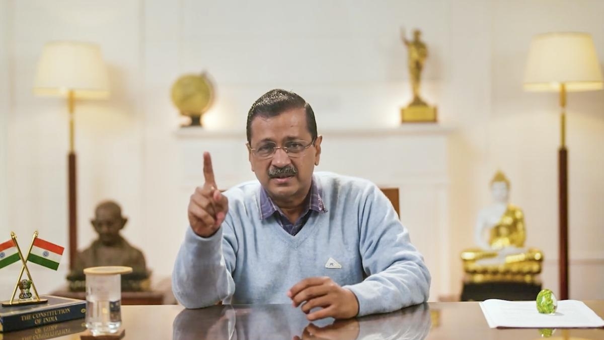 Kejriwal unveils 7-point manifesto for middle class