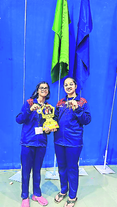 Divyanshi, Vritika bring laurels