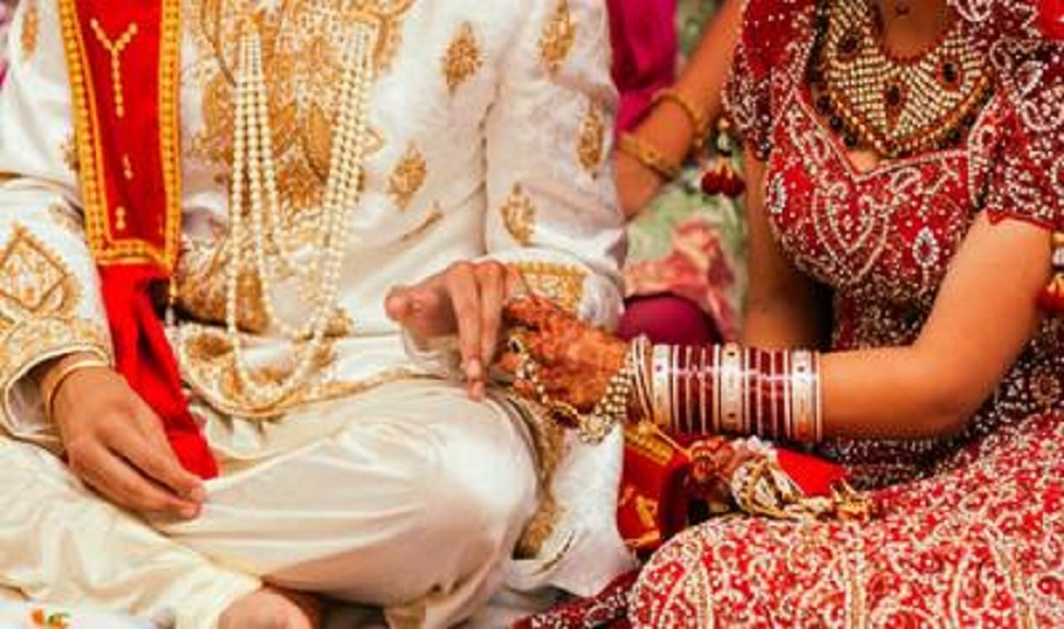 Marriage between two Hindus sacrosanct