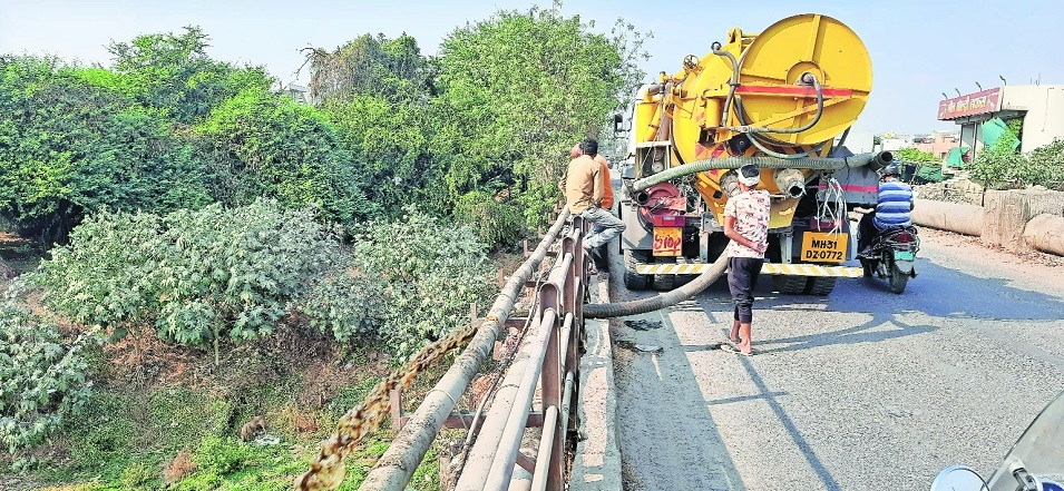 A suction-cum-jetting machine of NMC dumping sewage