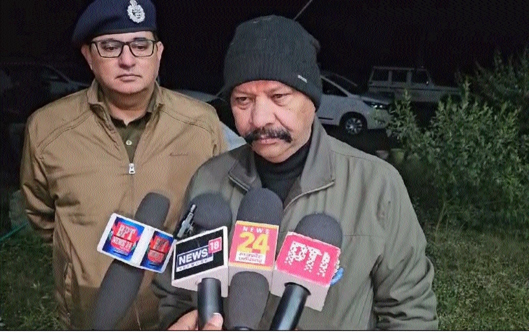 DIG Saket Pandey and SP Manish Khatri 