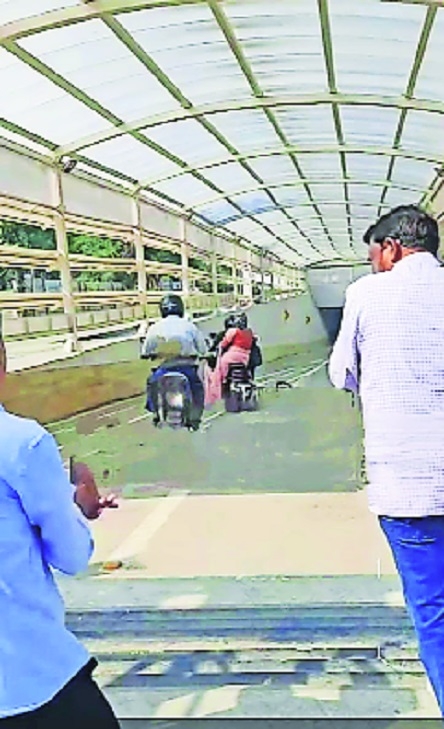 manish nagar under bridge