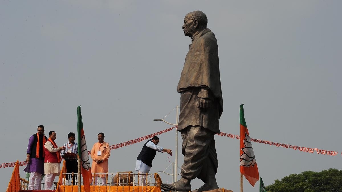 A full dress rehearsal of the National Unity Day parade underway 