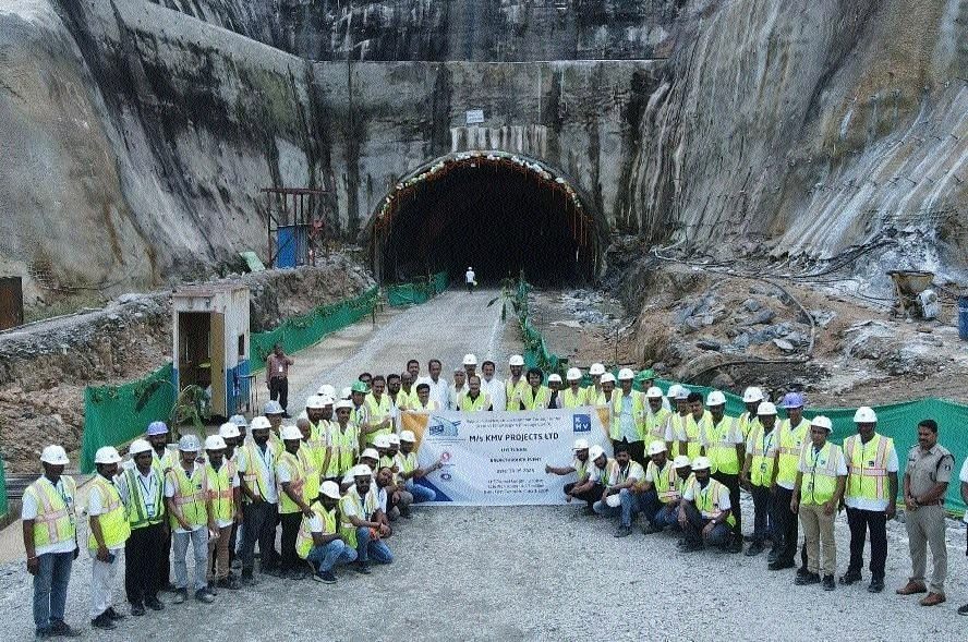 The NHAI team posing for a group picture inside the tunnel