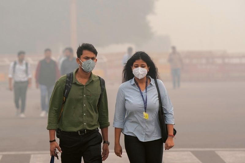 Delhi gasps for breath