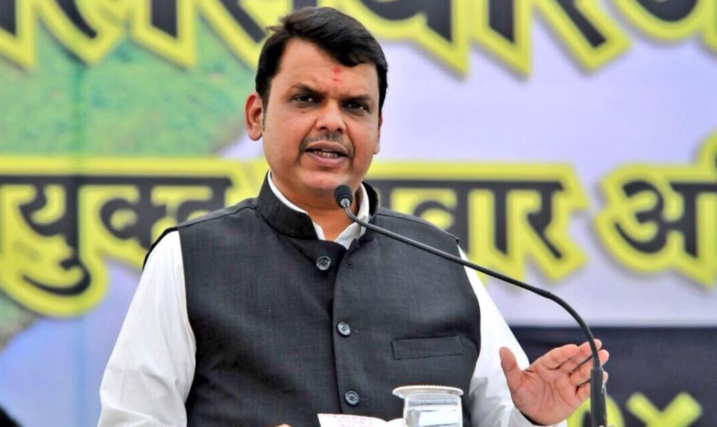 Need digital dashboard to monitor performance of public varsities Fadnavis
