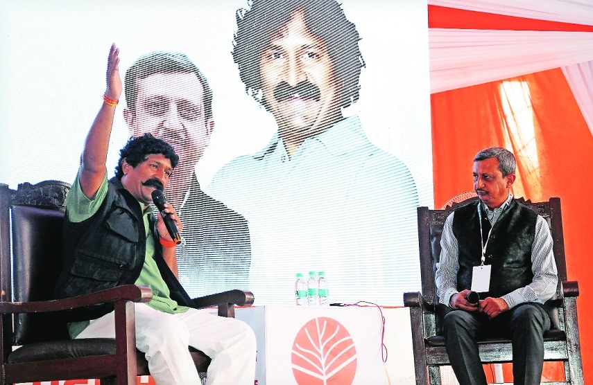 Renowned actor Milind Tarde in conversation with Vikas Vaidya 