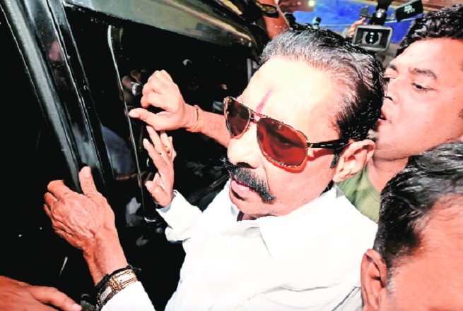 Ex-Bihar MLA Anant Singh the JDU candidate from the Mokama seat arrives 