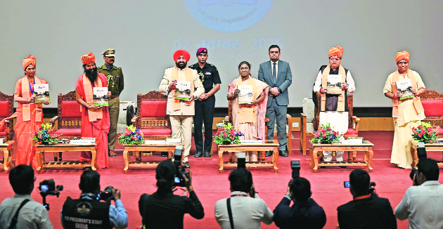 President Droupadi Murmu with 