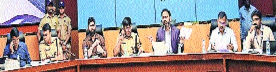 District Collector Dr Vipin Itankar 