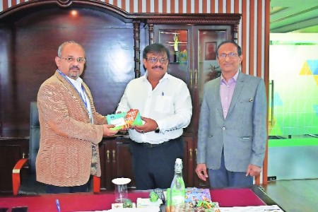 Batukbhai Jewellers, Nagpur Metro join hands to promote Maha Card