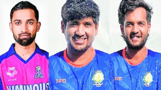 8 Vid players to go under hammer