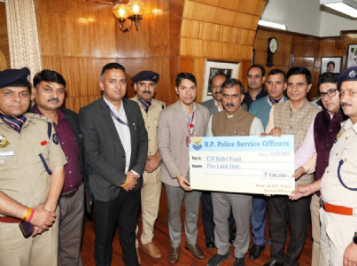 Shikshak Sahakari Bank donates Rs 5 lakh to Chief Minister’s Relief Fund
