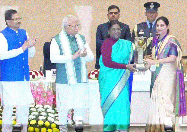 President Murmu  honours WCR’s  Miyana Rly Station 