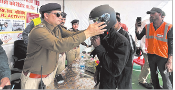 Roses, Helmets and Fines: Bhopal Police launchunique road safety drive at Phanda Tol