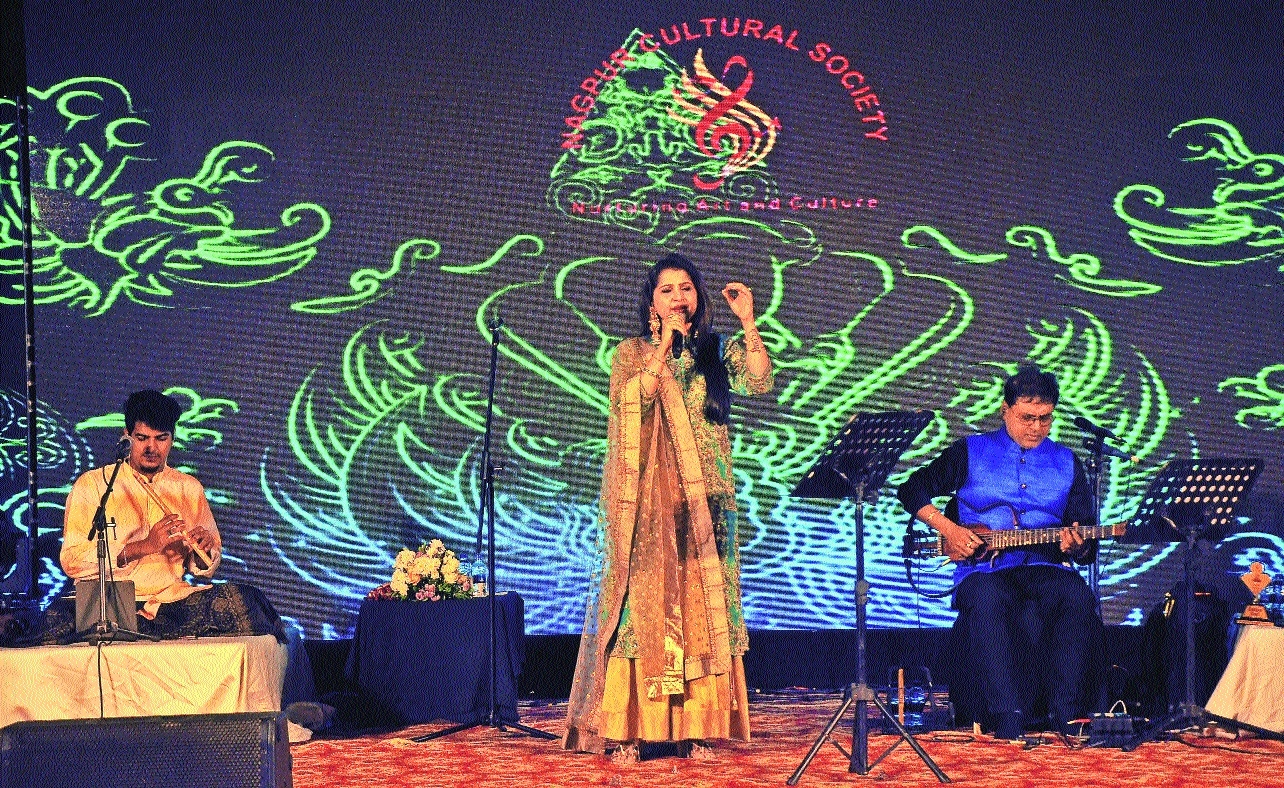 Kaushiki Chakraborty centreperforming at Madhurima